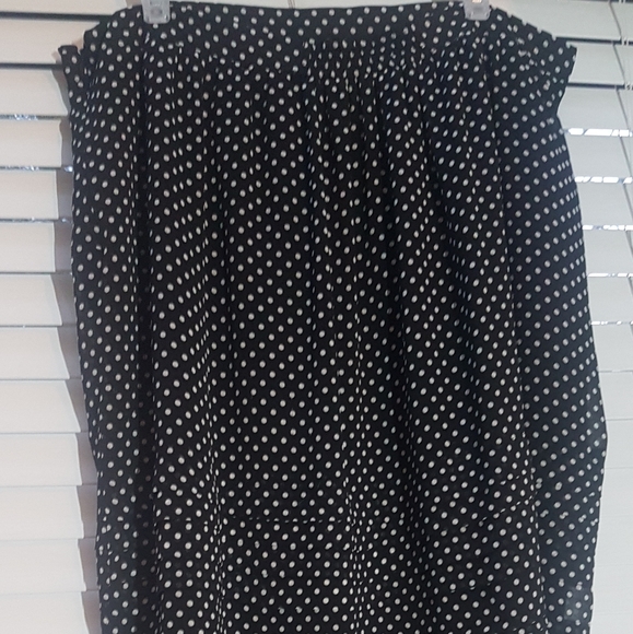 Size 16 Peter Nygard polkadot chiffon A-line skirt - Picture 3 of 6